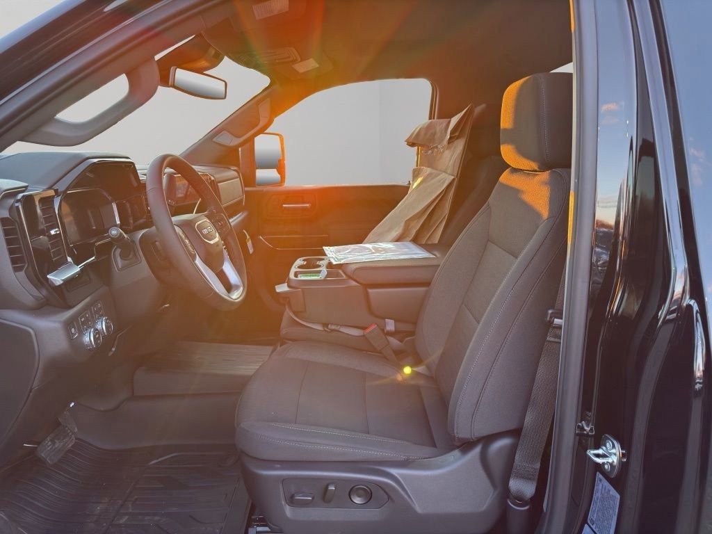 New 2026 GMC Sierra 3500 SLE w/ SLE Convenience Package image 15