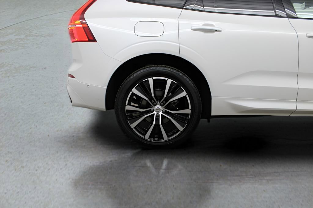 Used 2025 Volvo XC60 B5 Ultra image 15