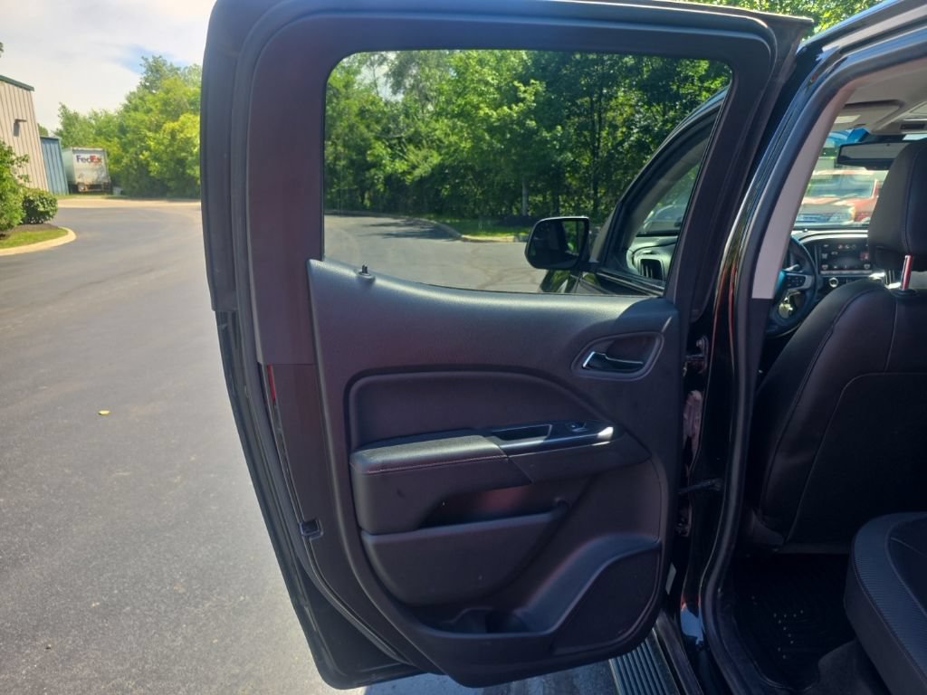 Used 2015 GMC Canyon SLE w/ All-Terrain Package AWD/4WD image 24
