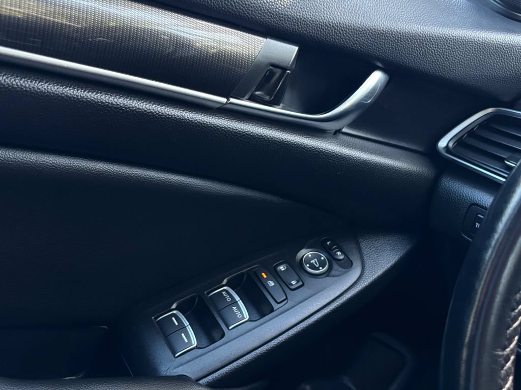 Used 2022 Honda Accord Sport image 11
