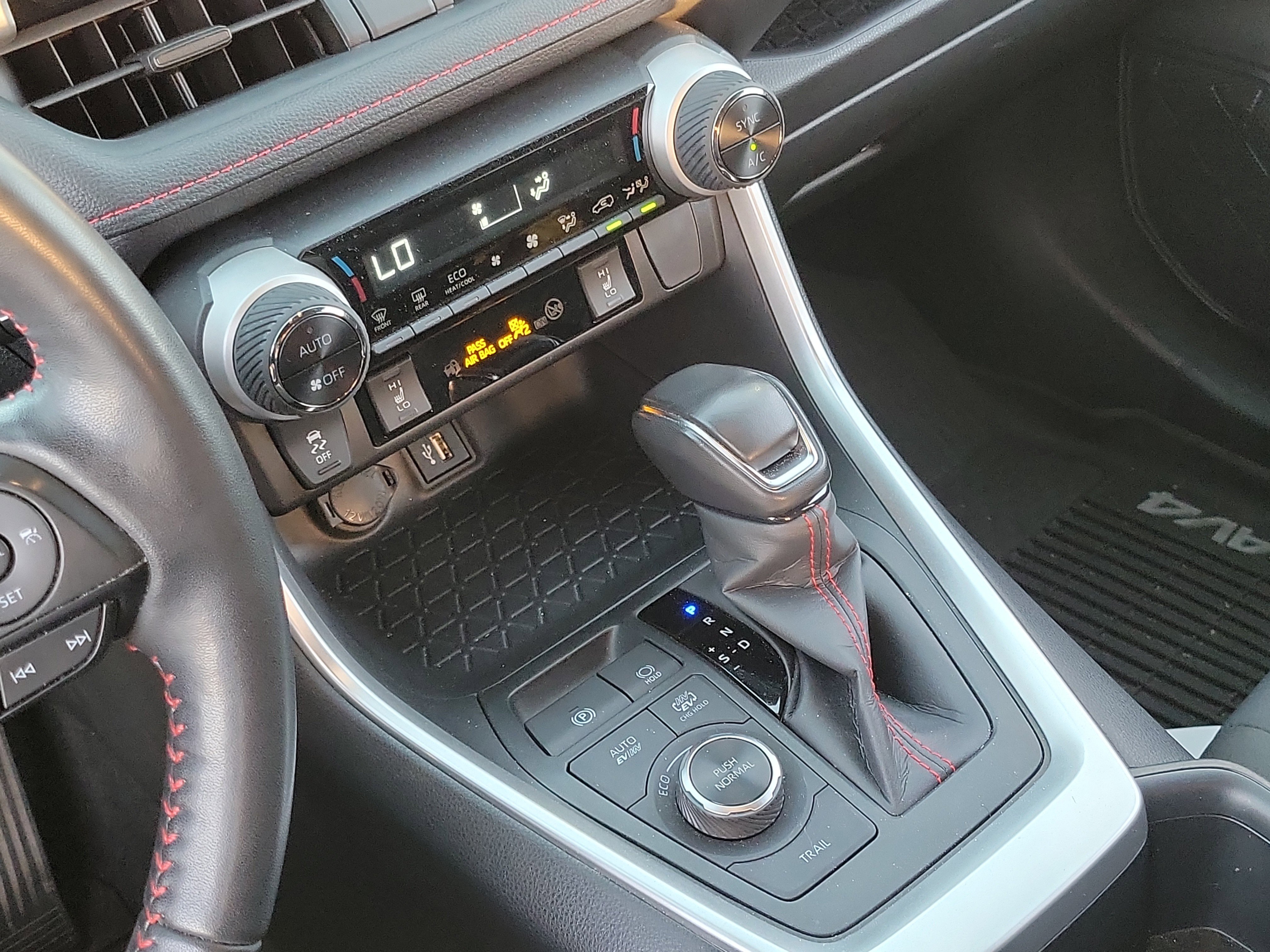 Used 2023 Toyota RAV4 SE w/ Weather & Moonroof Package AWD/4WD image 11