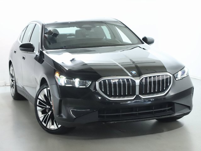 Certified 2025 BMW 530i xDrive w/ Premium Package image 2