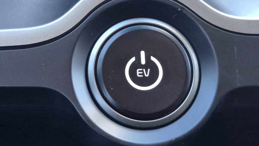 New 2025 Kia EV6 Light w/ Light LR Technology Package image 26