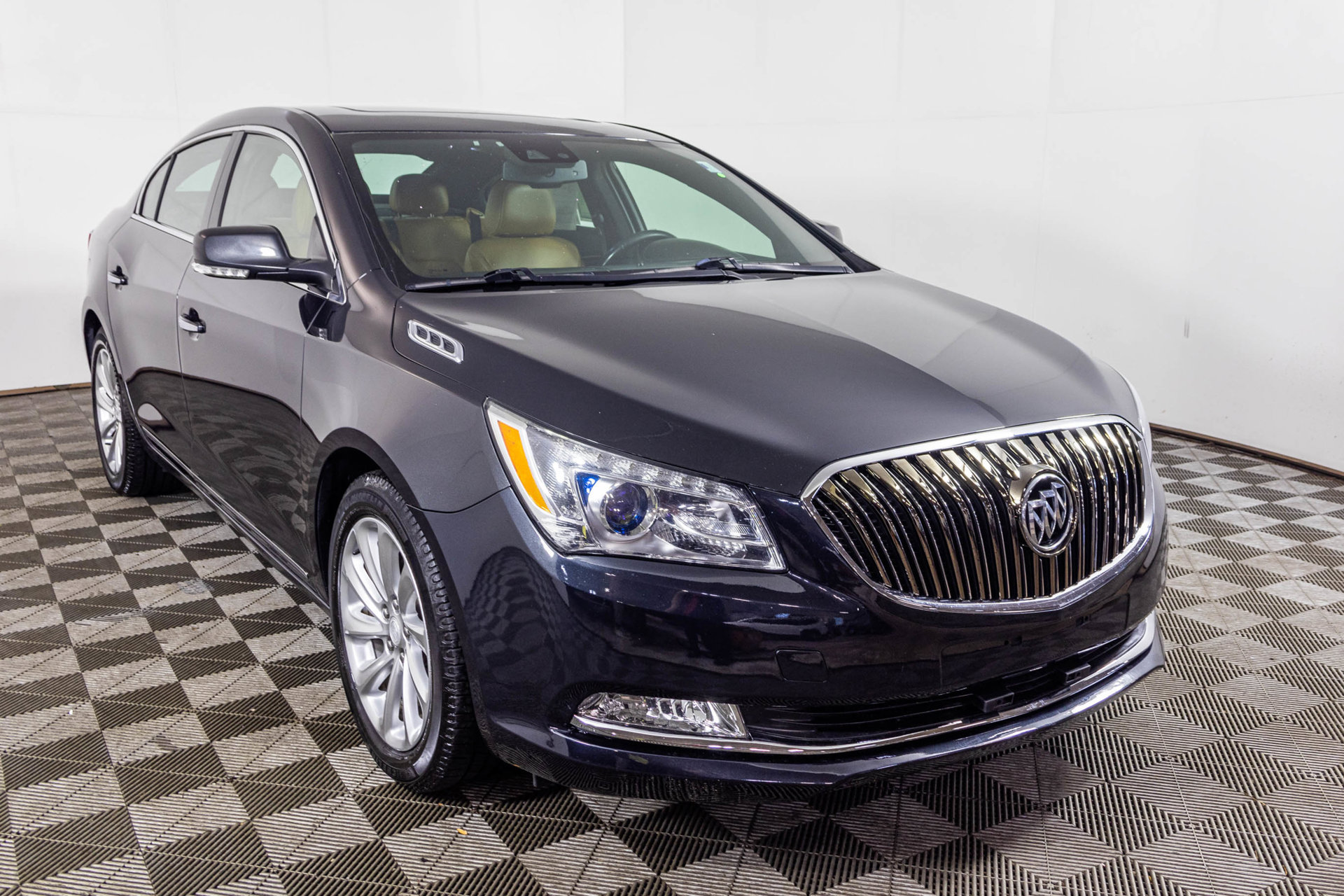 Used 2015 Buick LaCrosse Leather FWD image 15