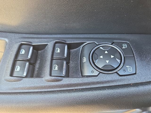 Used 2020 Ford Edge SE image 17