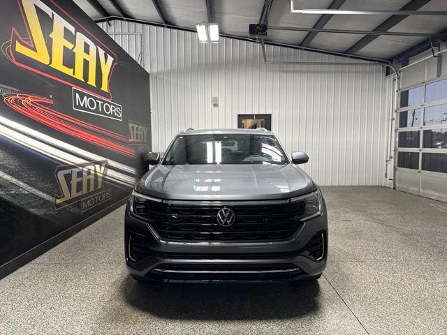 Used 2024 Volkswagen Atlas Cross Sport SEL R-Line AWD/4WD image 18