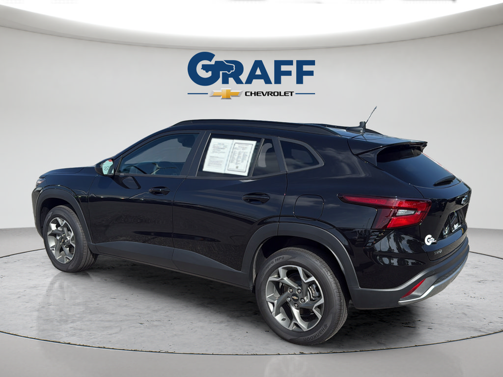 Used 2025 Chevrolet Trax LT w/ Driver Confidence Package FWD image 4