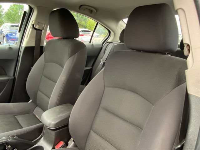 Used 2016 Chevrolet Cruze LT FWD image 6