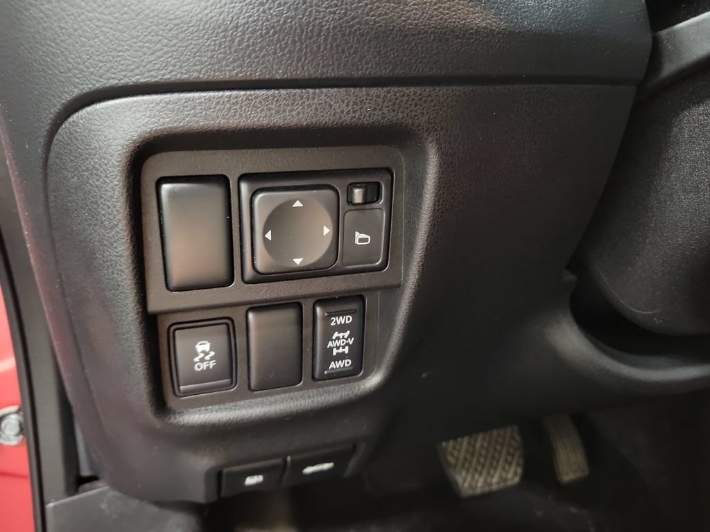 Used 2015 Nissan Juke SL AWD/4WD image 24