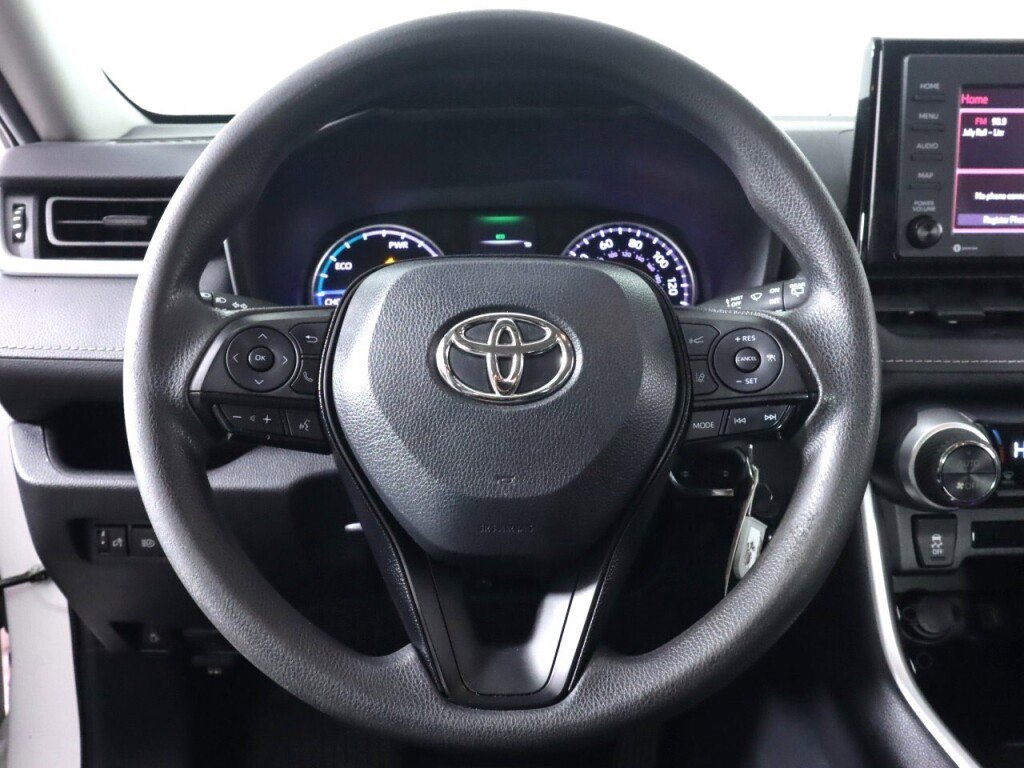 Used 2021 Toyota RAV4 LE image 11