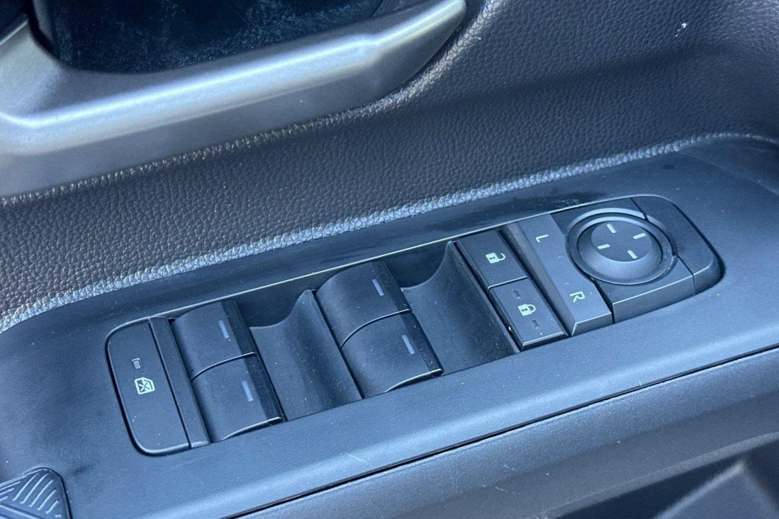 Used 2025 Toyota Tacoma TRD Sport AWD/4WD image 14