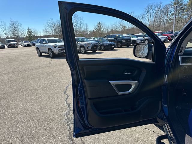 Used 2021 Nissan Titan SV w/ SV Convenience Package image 25