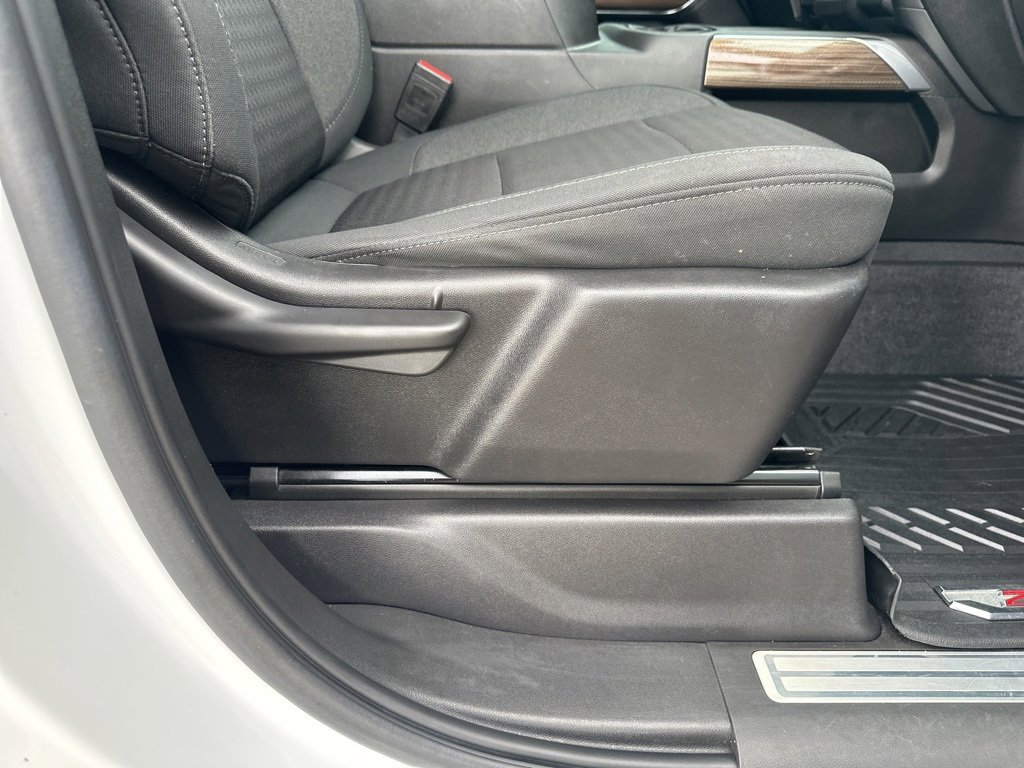 Certified 2021 Chevrolet Silverado 1500 RST image 26