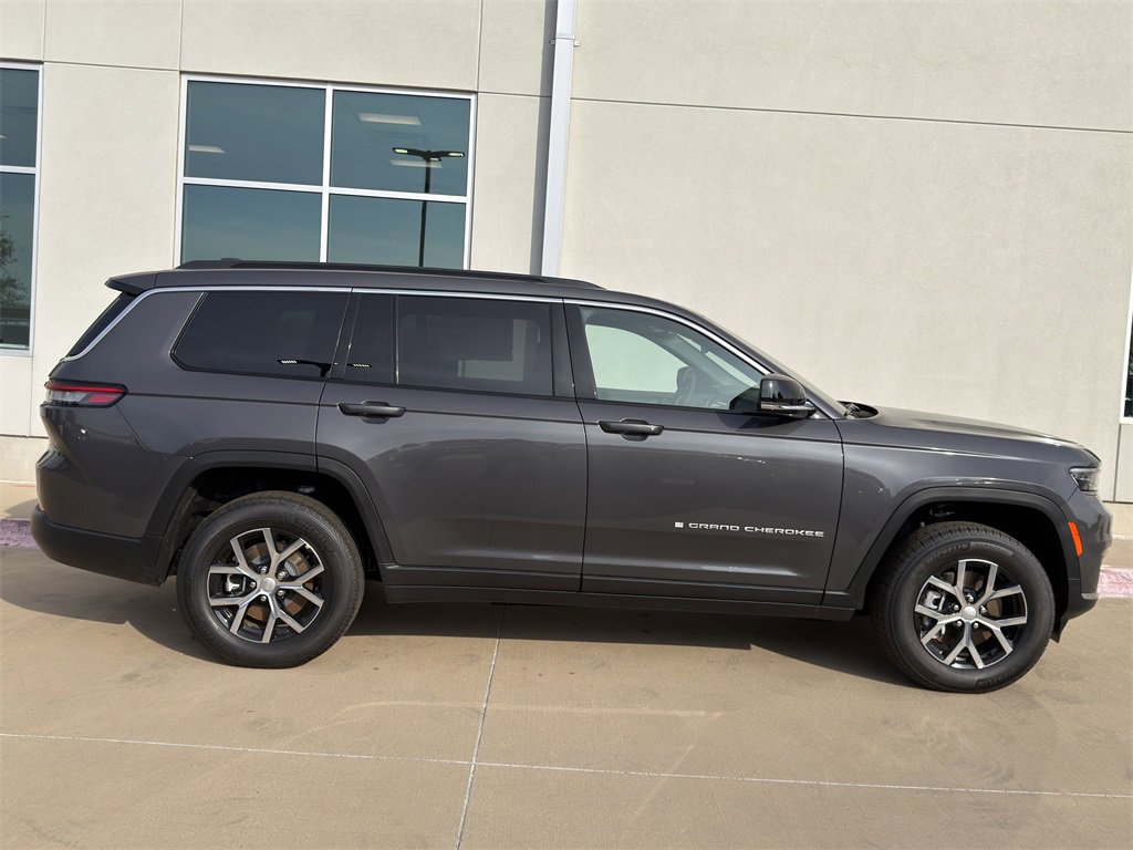New 2025 Jeep Grand Cherokee L Limited w/ Trailer Tow Package image 4