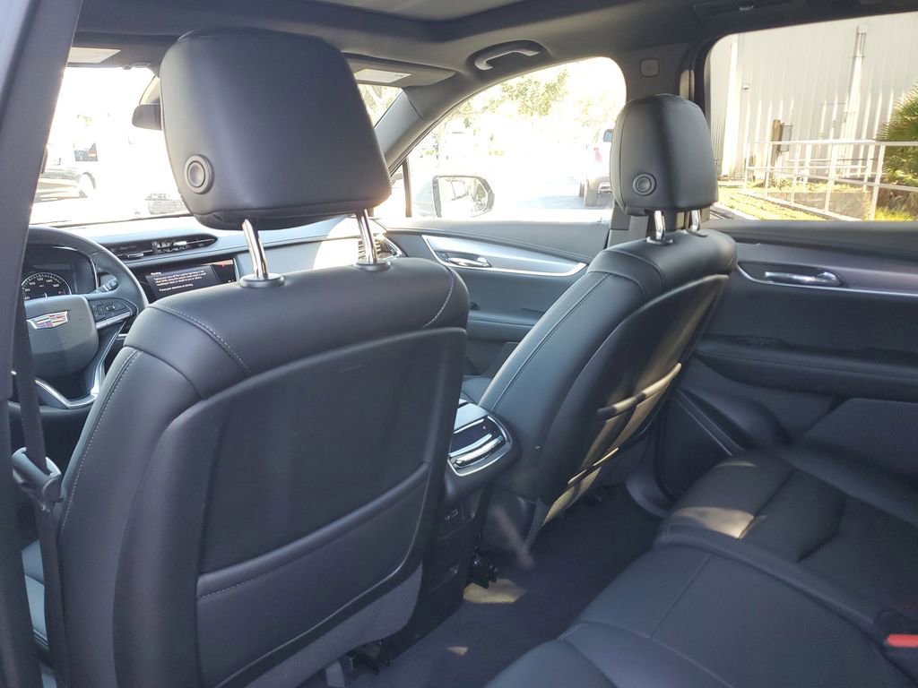 Certified 2021 Cadillac XT6 Luxury w/ LPO, Floor Liner Package image 15