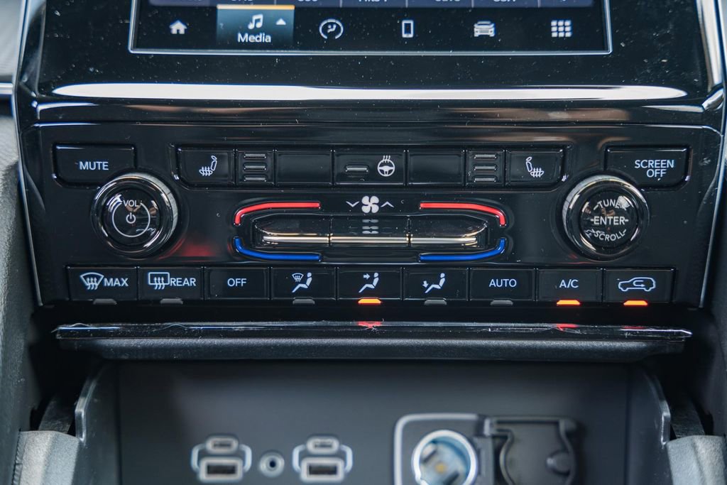 New 2025 Jeep Grand Cherokee Laredo X w/ Luxury Tech Group I image 22