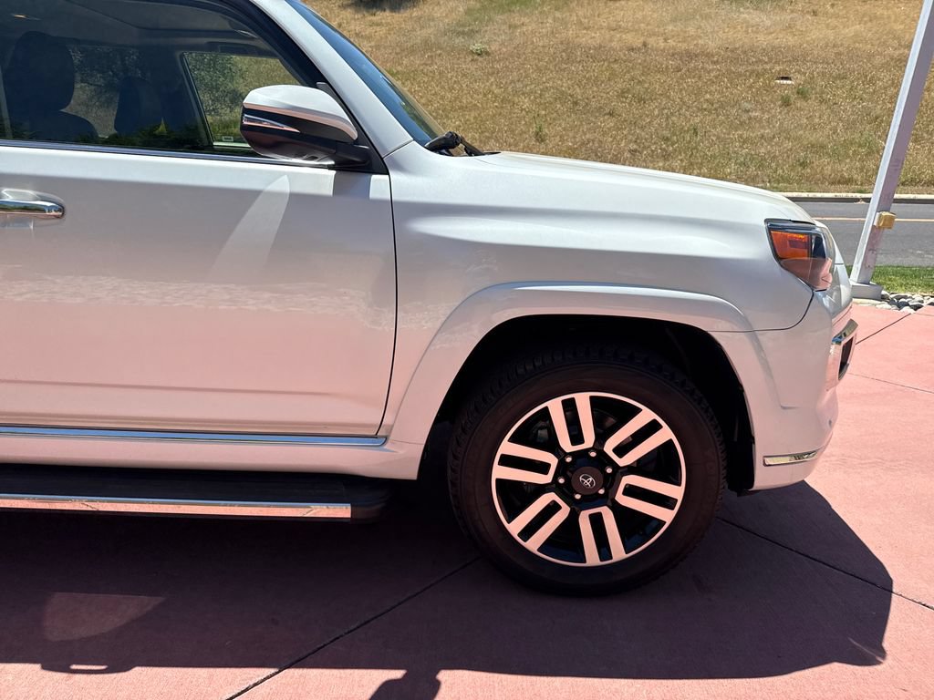 Used 2024 Toyota 4Runner Limited AWD/4WD image 34