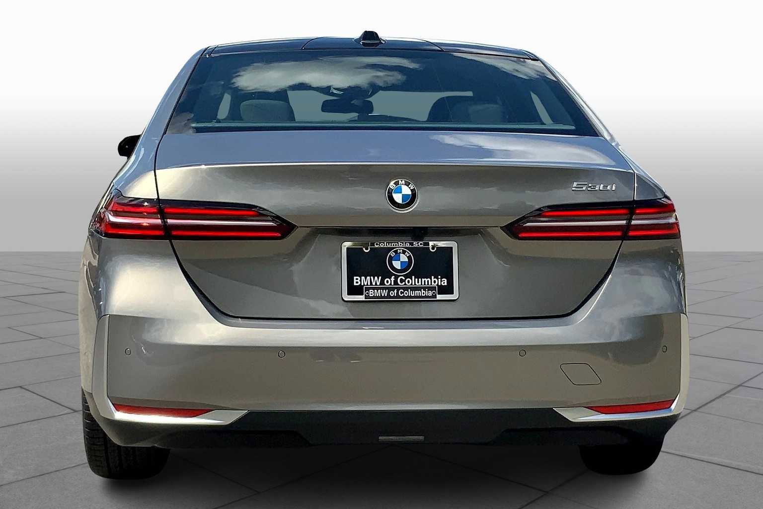 Used 2026 BMW 530i w/ Executive Package RWD image 4