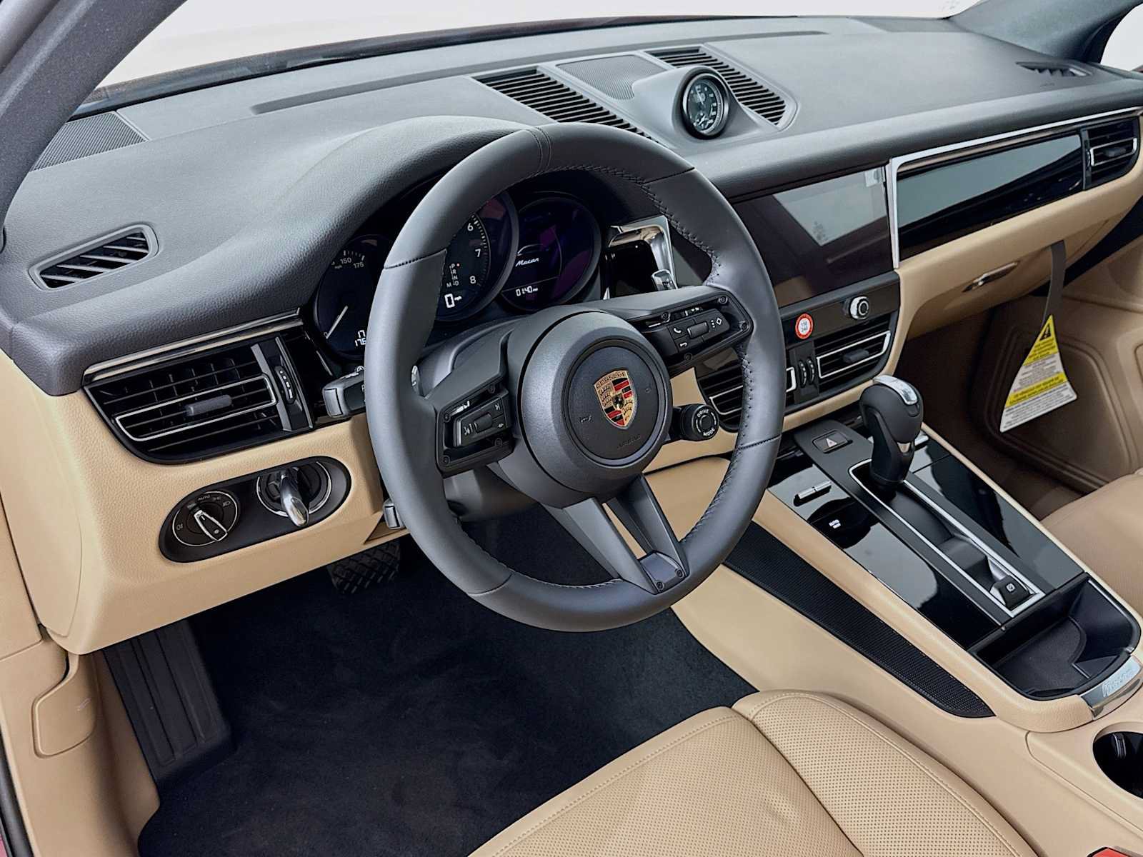 New 2026 Porsche Macan AWD/4WD image 4