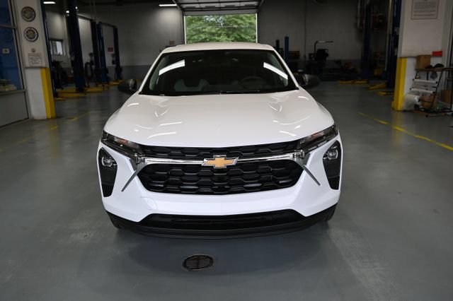 New 2026 Chevrolet Trax LS w/ Driver Confidence Package FWD image 2