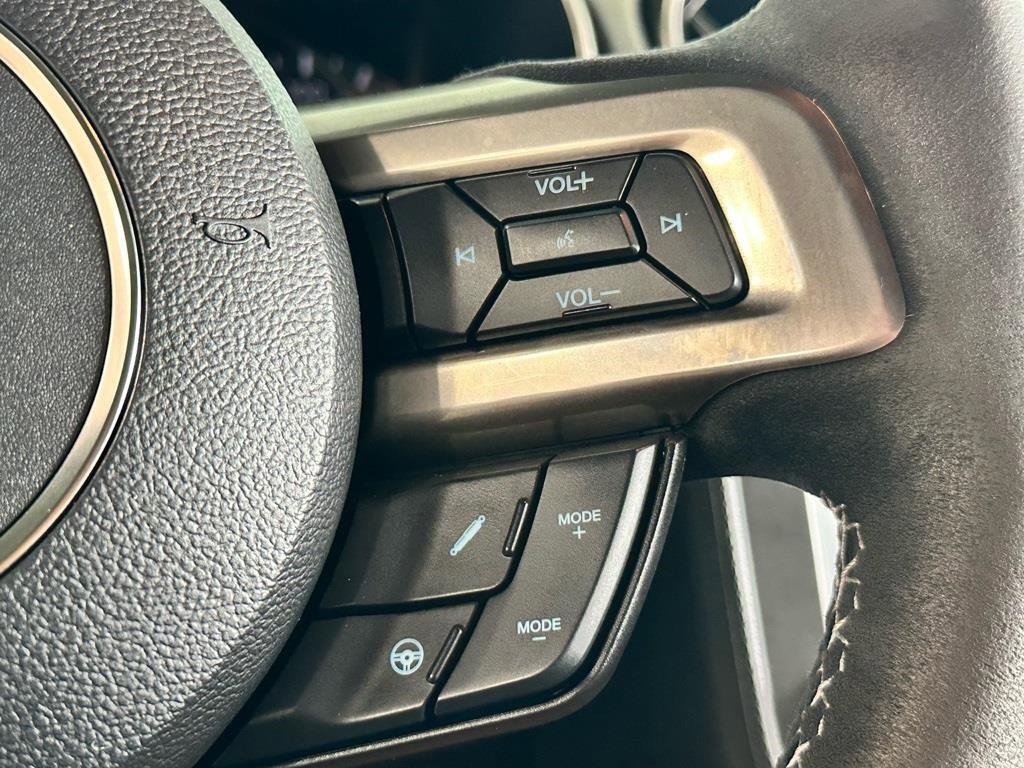 Used 2016 Ford Mustang Shelby GT350 w/ Technology Package image 27