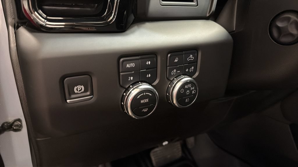Used 2025 GMC Sierra 1500 AT4 AWD/4WD image 16