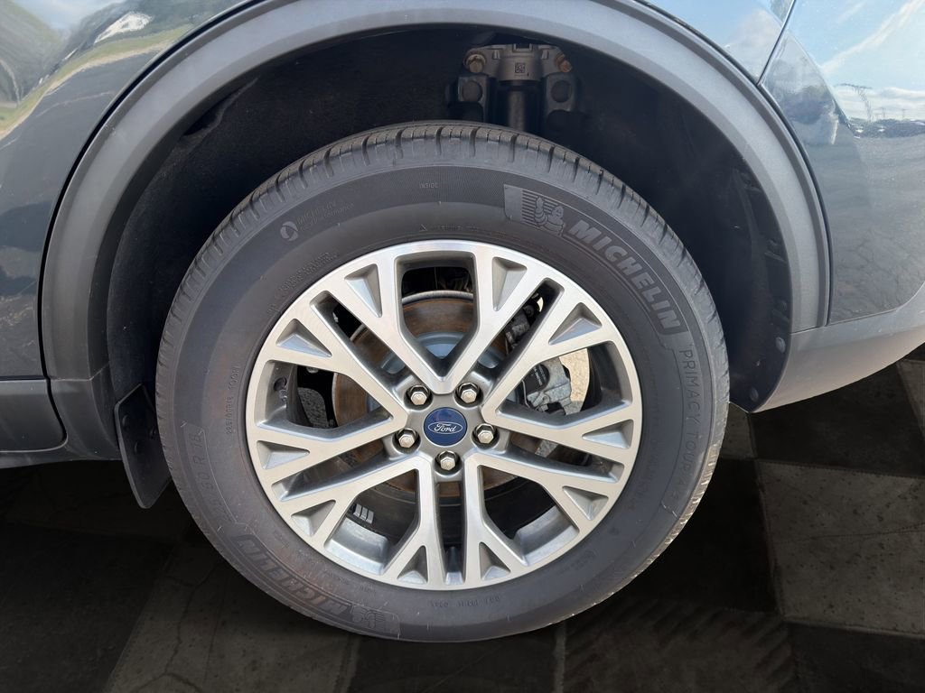 Used 2022 Ford Escape SEL w/ Technology Package image 10