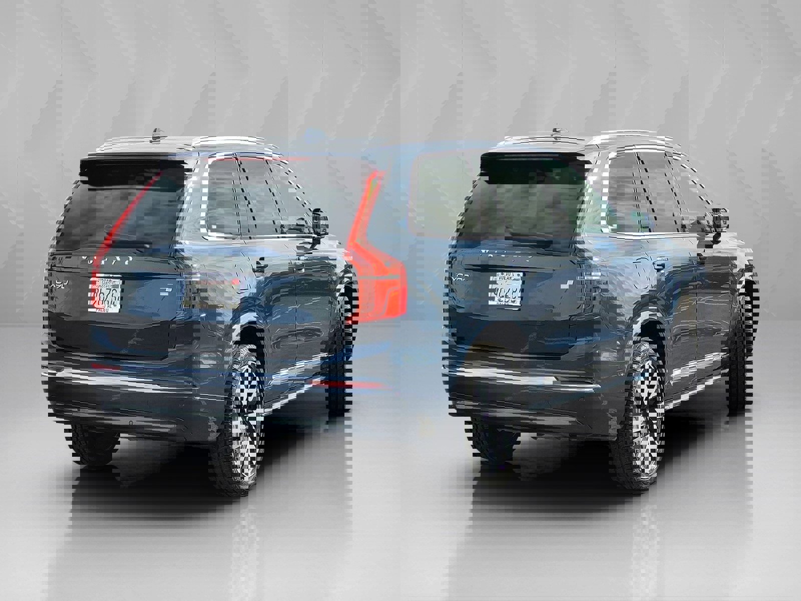 Certified 2024 Volvo XC90 T8 Plus image 4