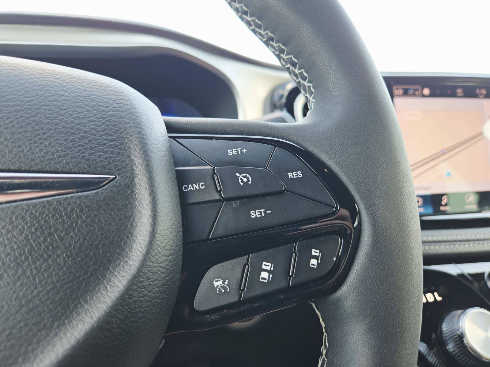 Used 2024 Chrysler Pacifica Limited w/ S Appearance Package FWD image 26