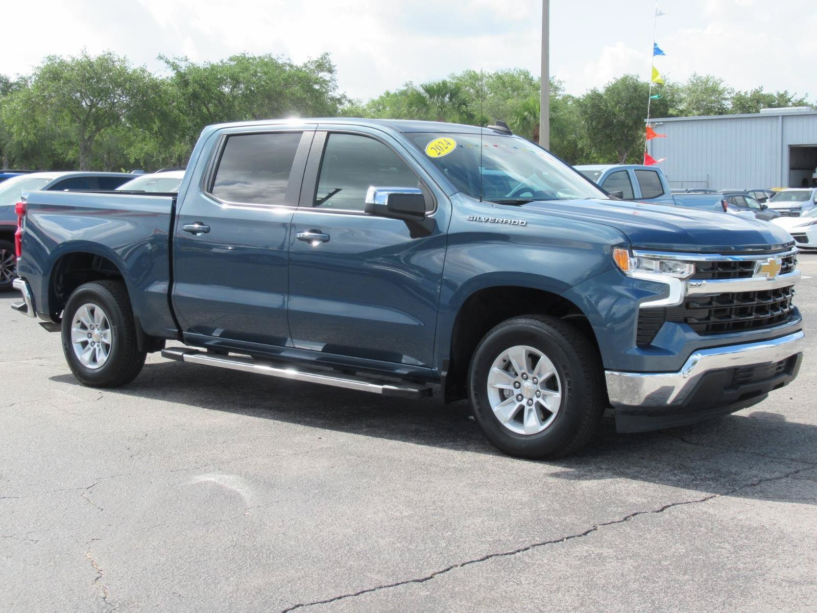 Used 2024 Chevrolet Silverado 1500 LT w/ Convenience Package II RWD image 4