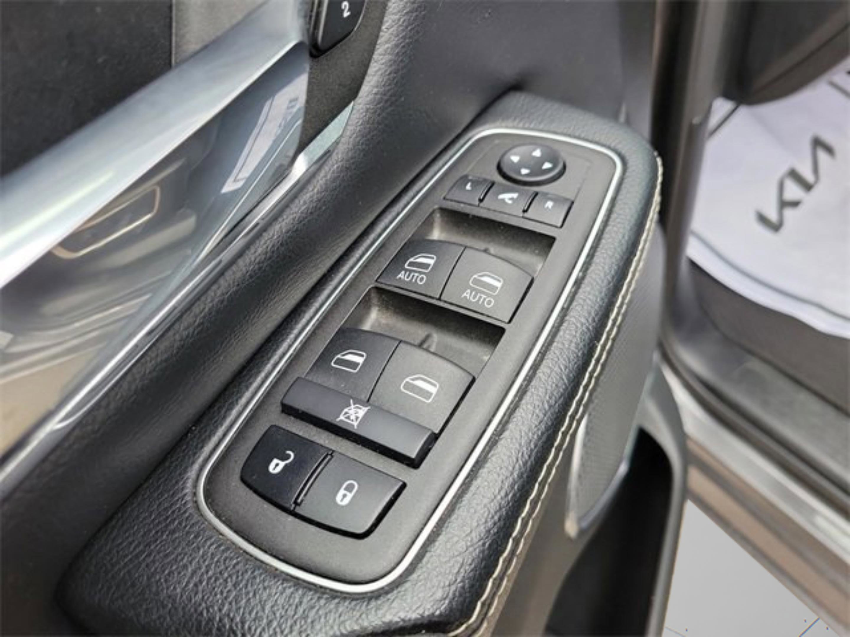 Used 2024 RAM 1500 Laramie image 35