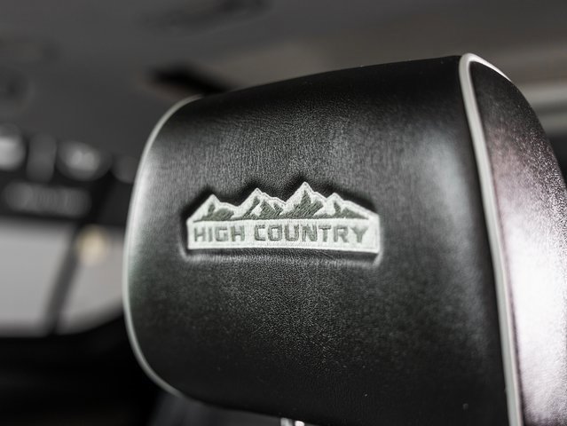 Used 2020 Chevrolet Traverse High Country image 12