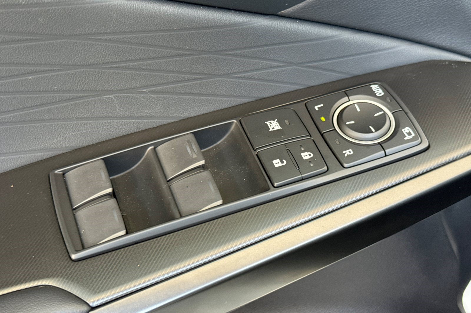 Used 2025 Lexus IS 350 F Sport RWD image 13
