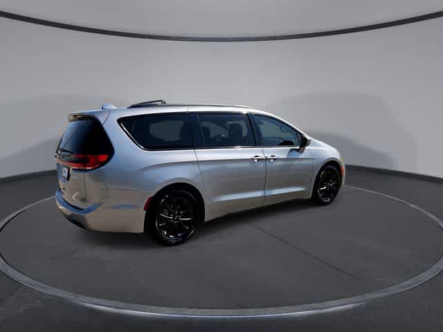 Used 2021 Chrysler Pacifica Touring w/ S Appearance Package FWD image 8