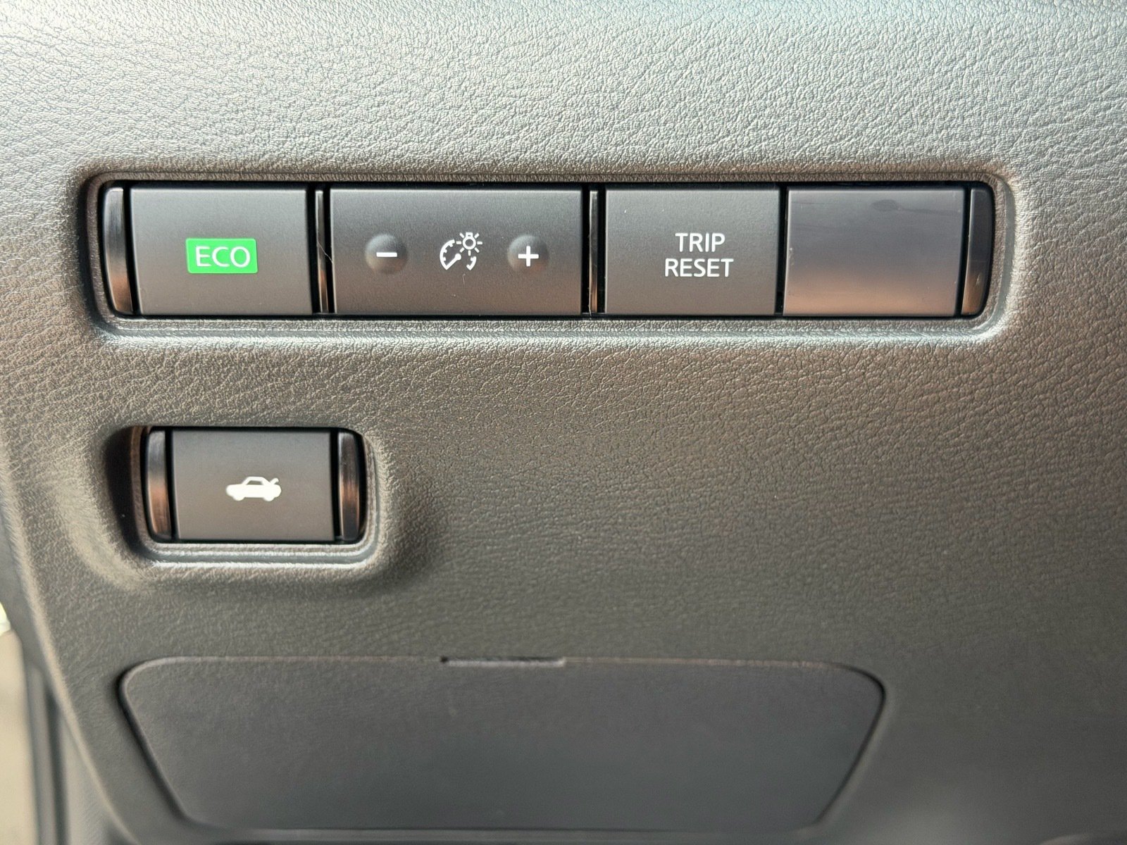 Used 2024 Nissan Sentra SV w/ All-Weather Package FWD image 33