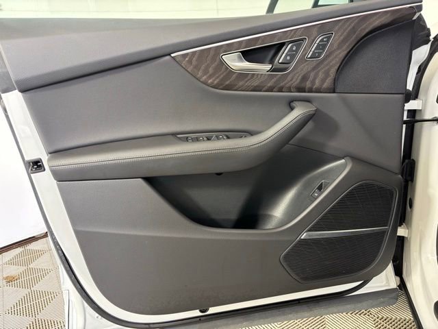Used 2023 Audi Q8 Prestige AWD/4WD image 10