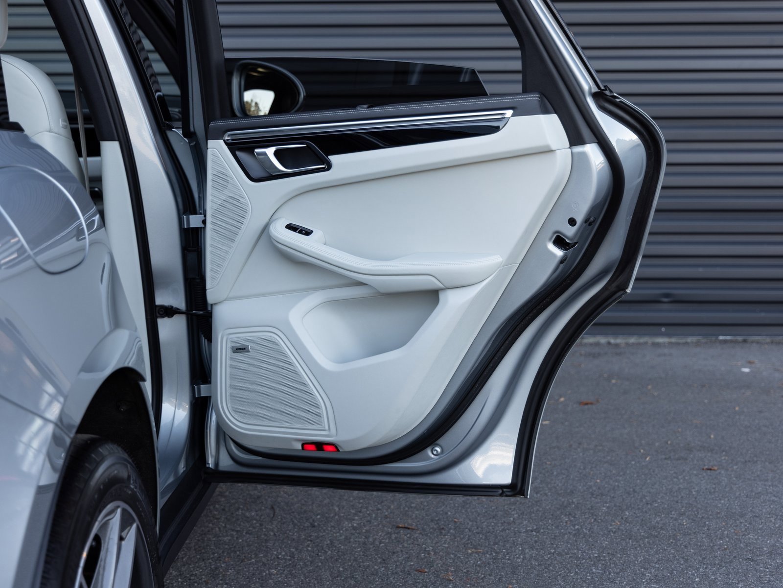 Used 2023 Porsche Macan S image 29