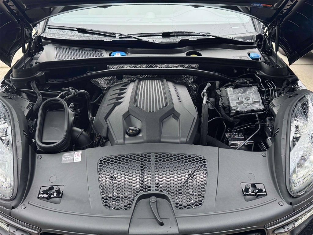New 2026 Porsche Macan AWD/4WD image 35