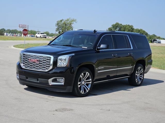 Used 2020 GMC Yukon XL Denali w/ Denali Ultimate Package AWD/4WD image 3
