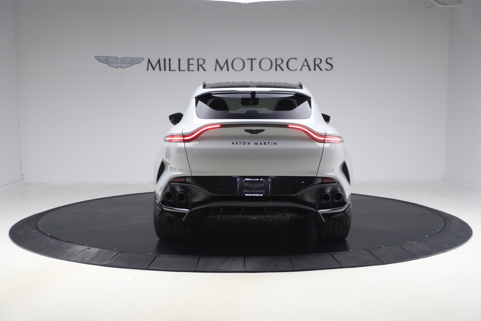 Used 2025 Aston Martin DBX 707 image 6