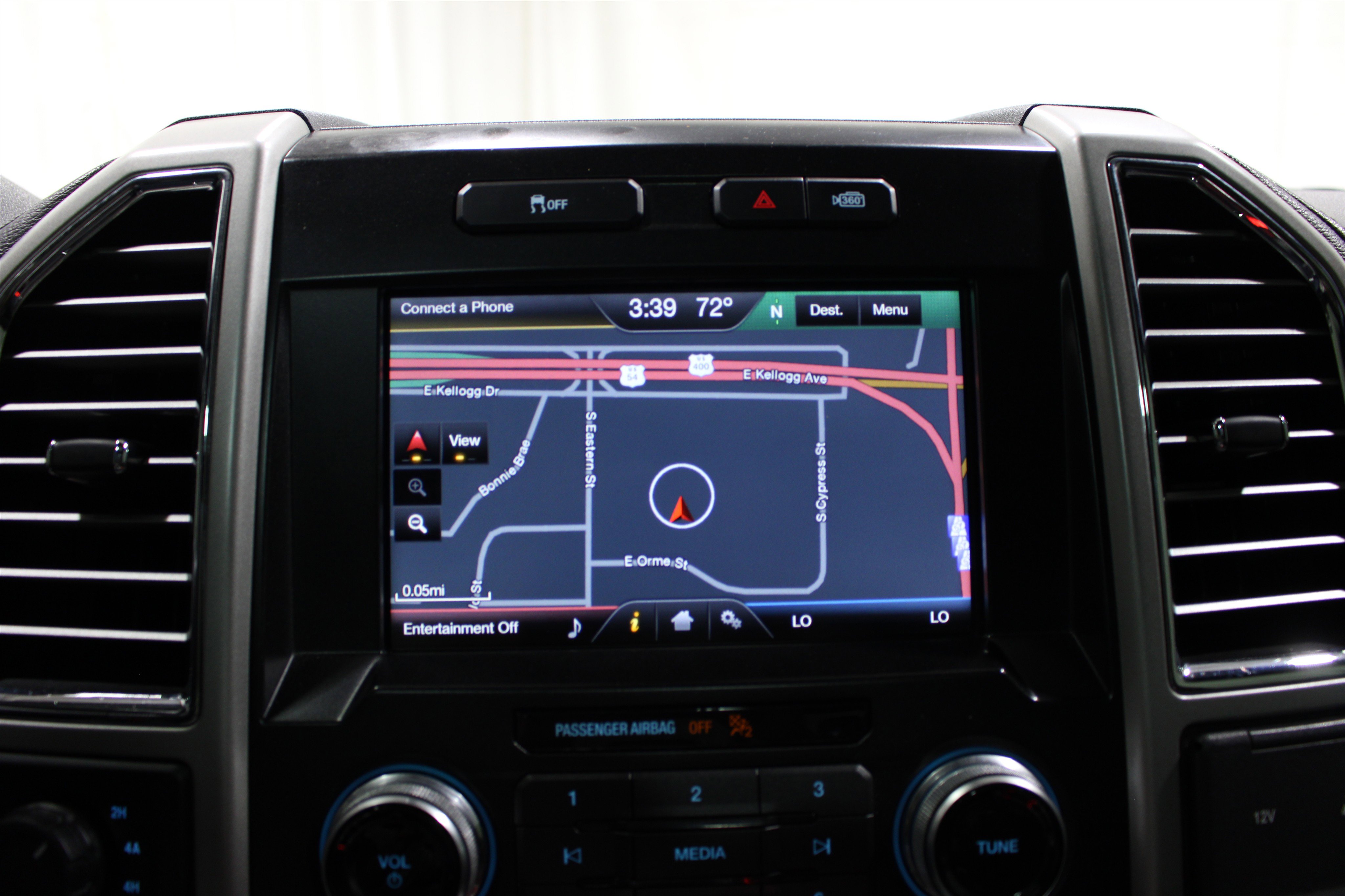 Used 2015 Ford F150 Lariat w/ Equipment Group 502A Luxury image 16