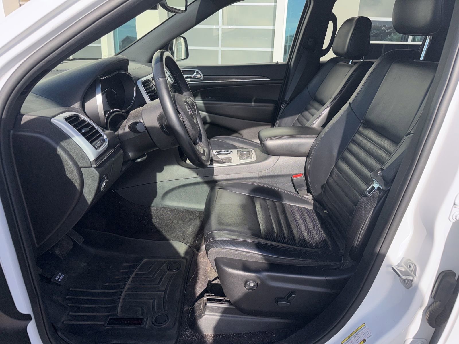 Used 2018 Jeep Grand Cherokee Limited AWD/4WD image 5