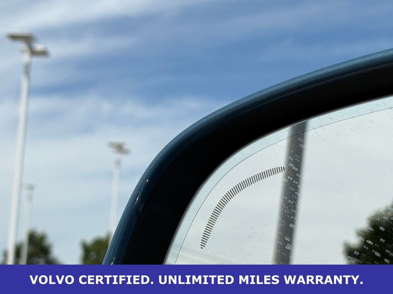 Certified 2025 Volvo XC40 B5 Plus AWD/4WD image 12
