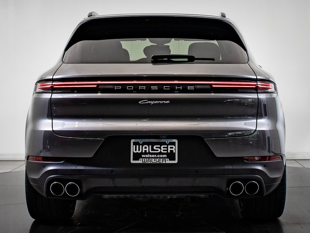Used 2024 Porsche Cayenne image 7