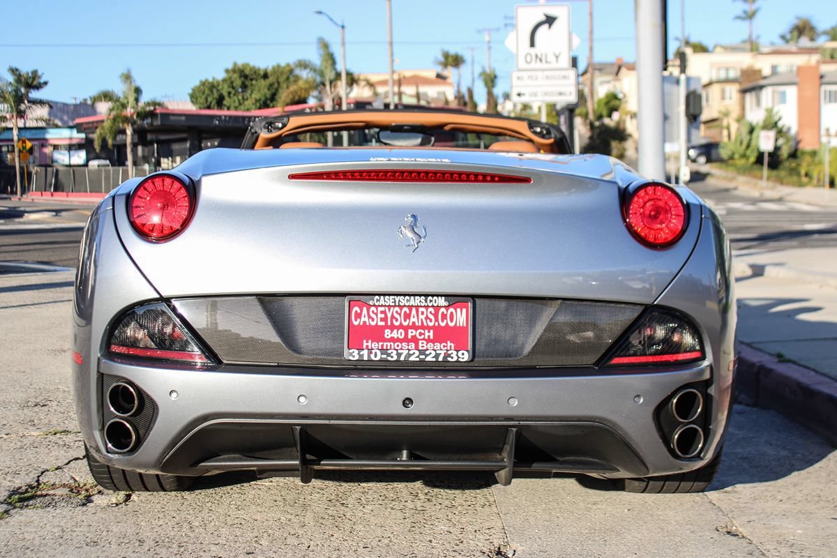 Used 2012 Ferrari California RWD image 6