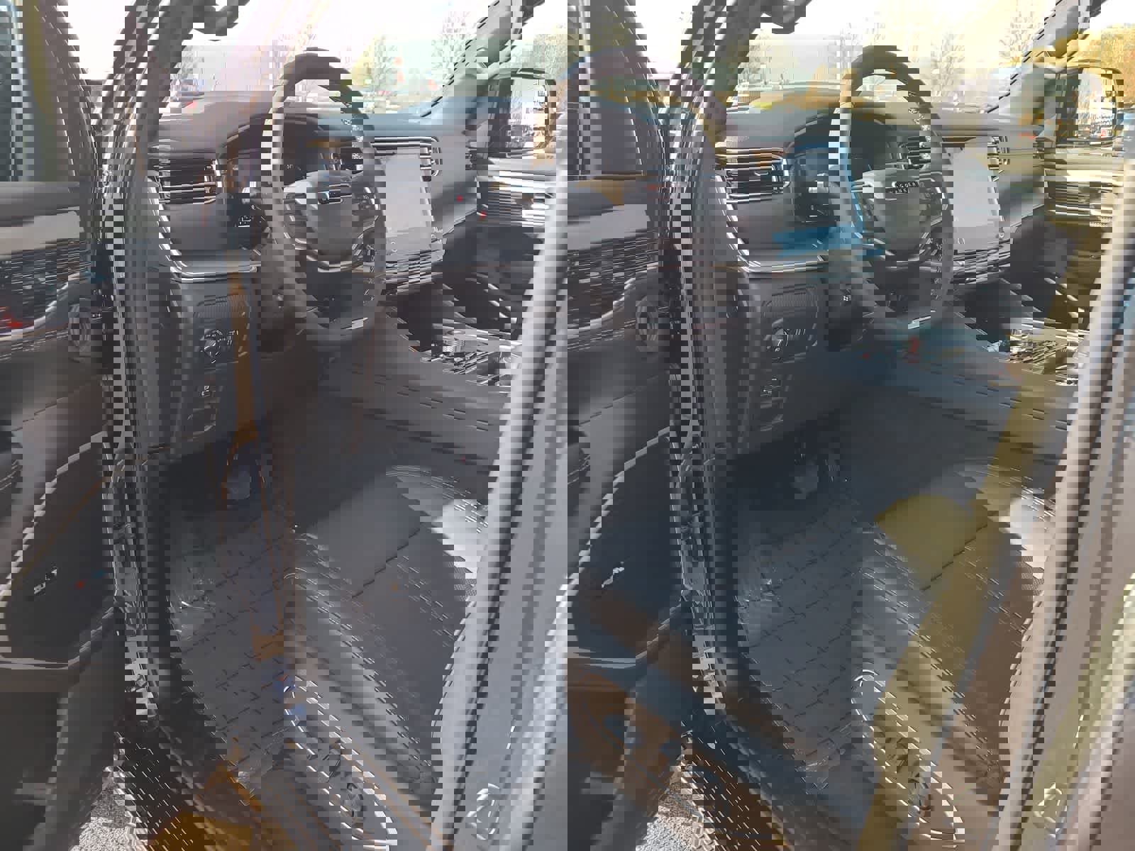 New 2025 Jeep Wagoneer 4WD w/ HD Trailer Tow Package image 10