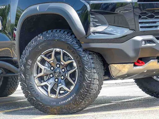 New 2026 Chevrolet Colorado ZR2 w/ Technology Package AWD/4WD image 4