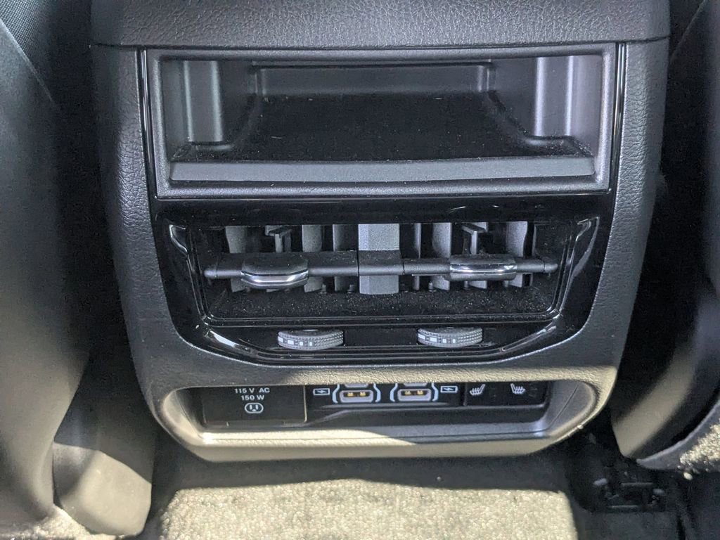 Used 2025 Jeep Grand Cherokee Limited w/ Luxury Tech Group II image 29