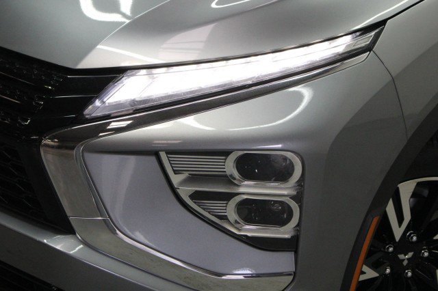Used 2025 Mitsubishi Eclipse Cross SE image 2