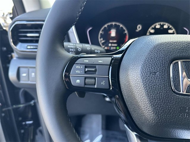 New 2025 Honda Pilot Touring image 32